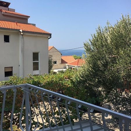 Apartments Bilic Nemira Omis Exterior photo